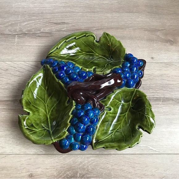 Vintage Arnels Ceramic Molds grape divided antipasto dish , candy bowl catch all - Picture 2 of 5